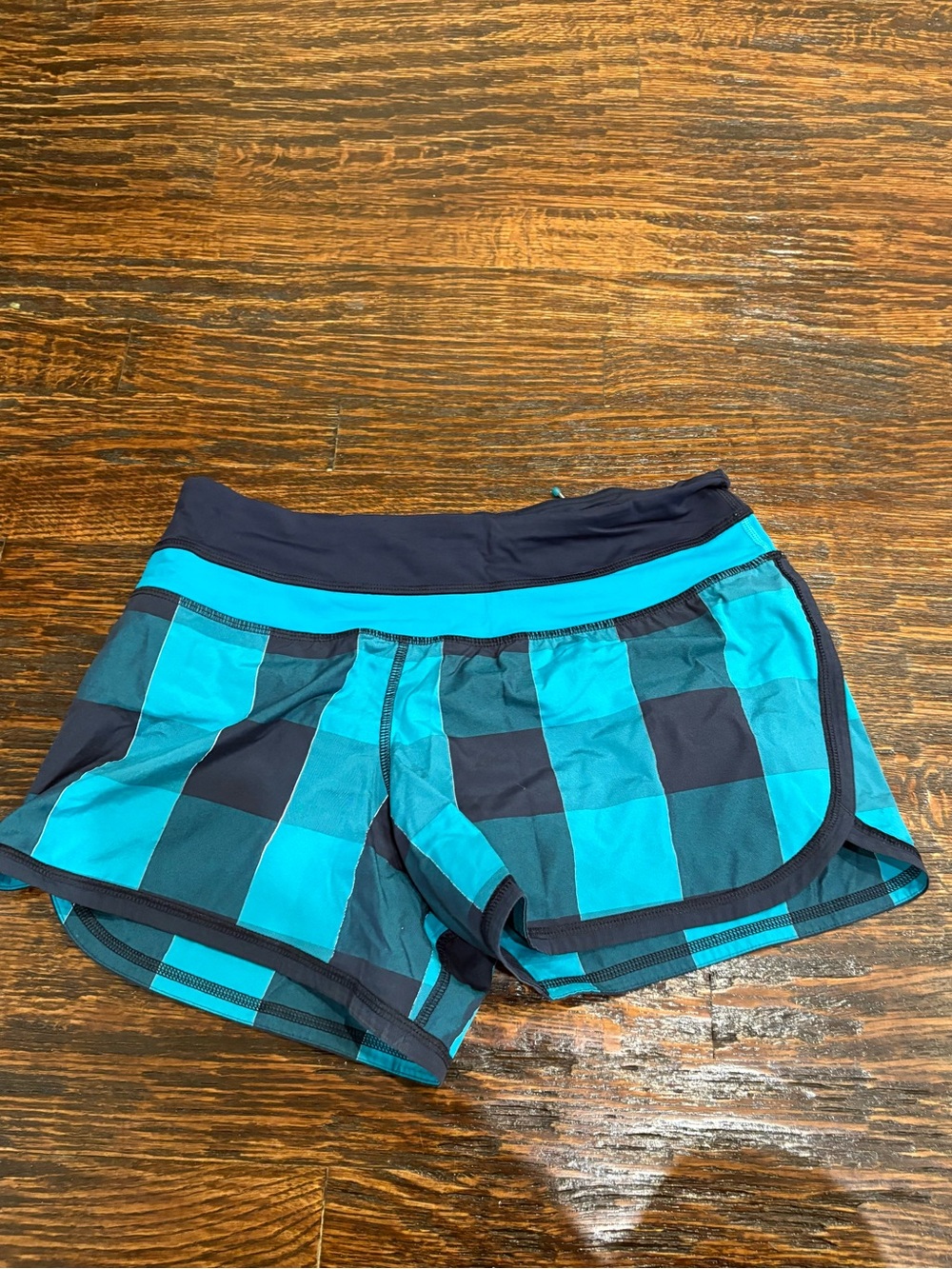 Lululemon Women’s Aqua Plaid Athletic Shorts - Teal/Black Size 4